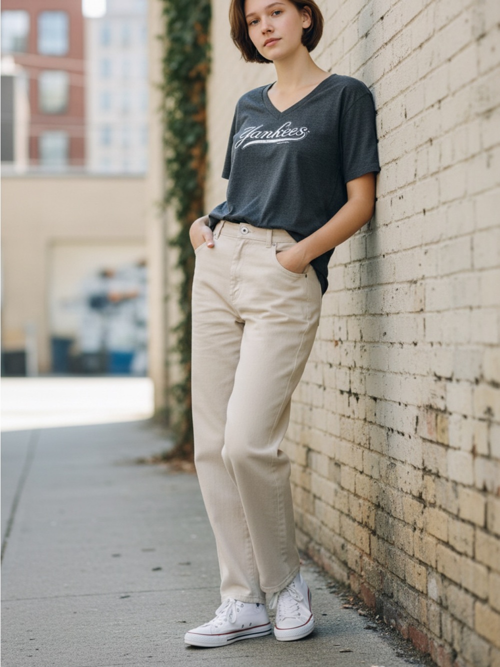Genuine Merchandise Women's Charcoal V-Neck 'Yankees' Short Sleeve Tee